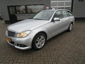 Damaged car Mercedes C-klasse 200 CDI ESTATE BUSINESS CLASS ELEGANCE 2011/4