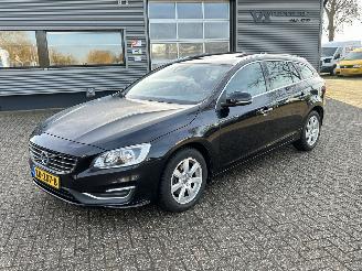 Voiture accidenté Volvo V-60 2.0 T5 Kinetic 245PK Automaat 2016/7