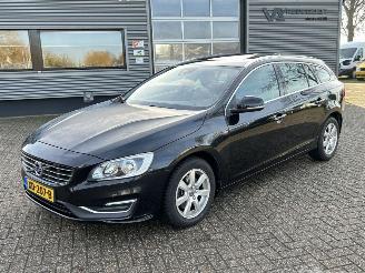Auto incidentate Volvo V-60 2.0 T5 Kinetic 245PK Automaat 2016/7