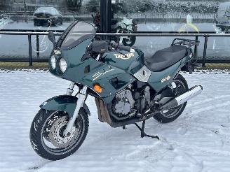 dommages motocyclettes  Triumph Trident 900 Sprint 1994/6