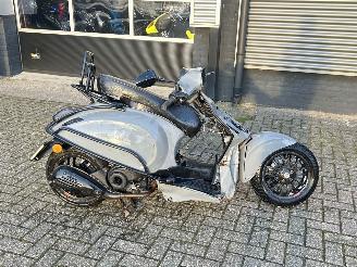 uszkodzony skutery Vespa  Primavera  Sprint 2015/3