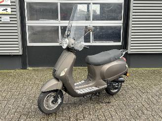 Schade scooter AGM  Wangye Maple 2016/6