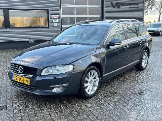 Vaurioauto  passenger cars Volvo V-70 2.0 T4 Polar+ 2016/4