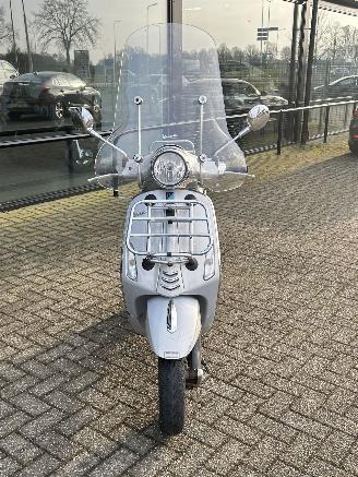 Vespa  Primavera 50 4T picture 8