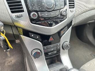 Chevrolet Cruze 1.8 LT picture 21