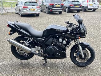 Yamaha FZS 600 Fazer picture 6
