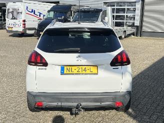 Peugeot 2008 1.2 PureTech Blue Lion picture 4