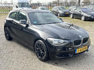BMW 1-serie 114i 3drs picture 7