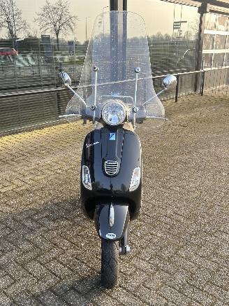 Vespa  LX 50 4T picture 8