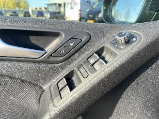 Volkswagen Golf 1.2 TSI Highline Bluemotion picture 23