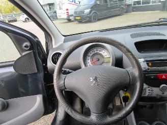 Peugeot 107 1.0-12V Sublime 5drs picture 15