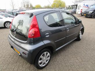 Peugeot 107 1.0-12V Sublime 5drs picture 5