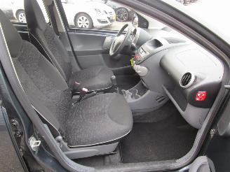 Peugeot 107 1.0-12V Sublime 5drs picture 3