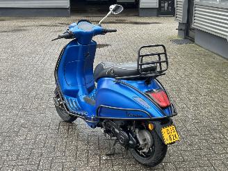 Vespa  Sprint 50 4T picture 3