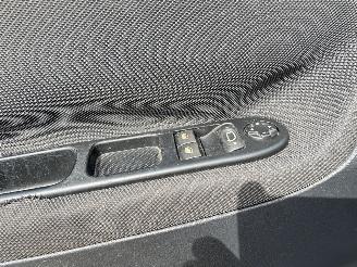 Peugeot 207 CC 1.6 VTi picture 14