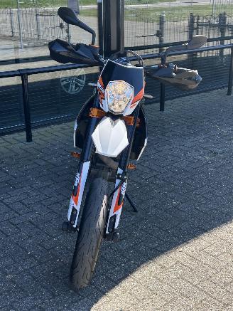 KTM 690 SMC R picture 8