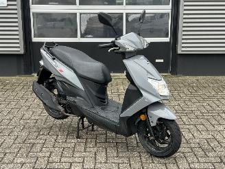 skadebil bromfiets Sym  Orbit 3 2024/1