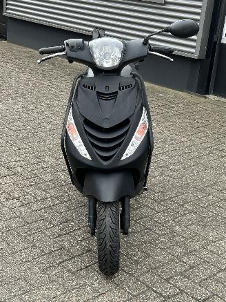 Piaggio  Zip 50 4T picture 8