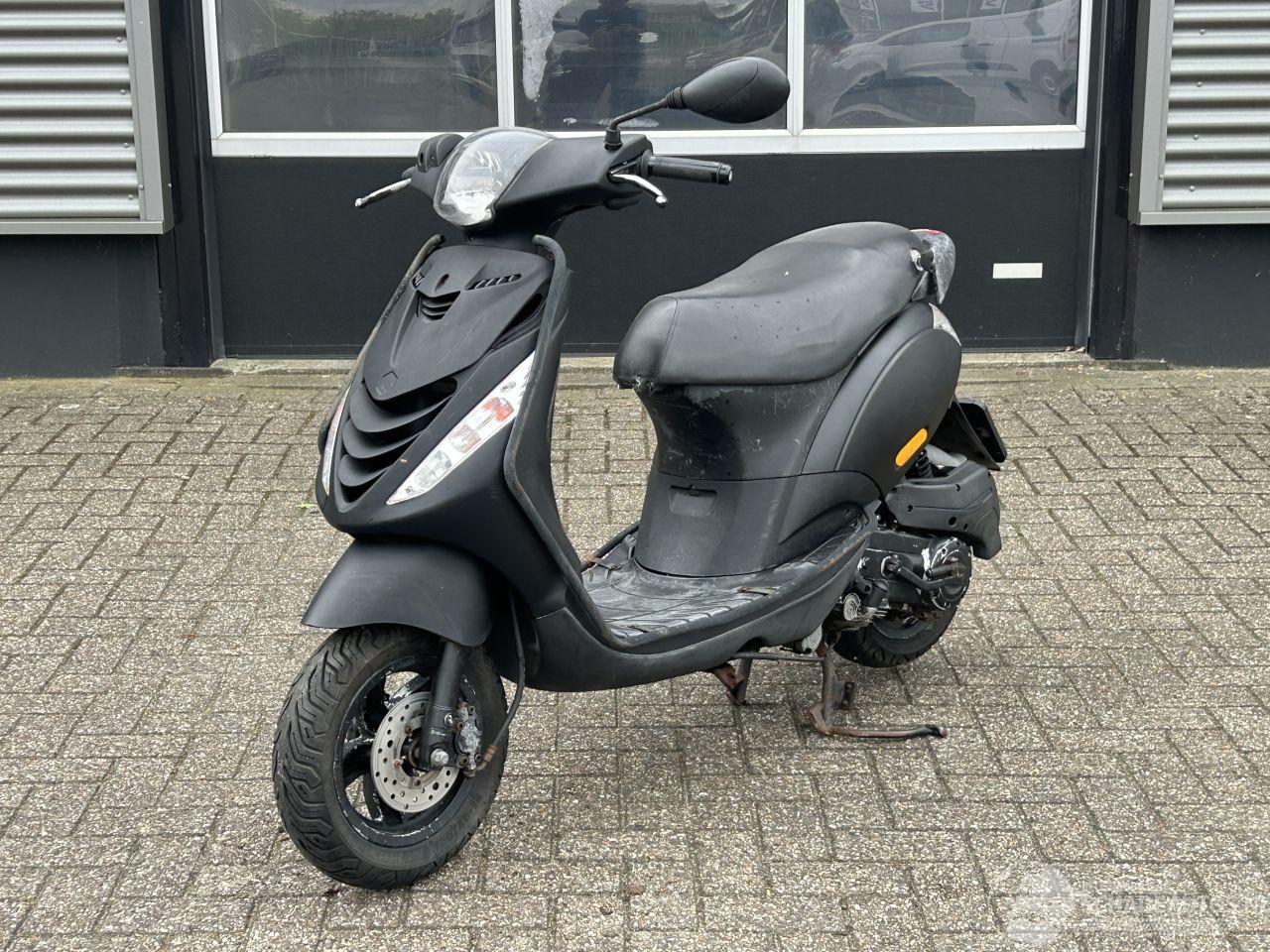 Piaggio  Zip 50 4T