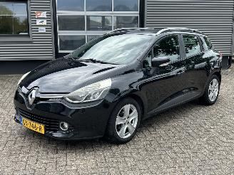krockskadad bil auto Renault Clio Estate 0.9 TCe Expression 2013/7