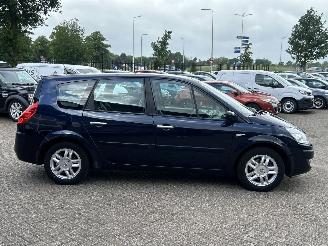 Renault Grand-scenic 2.0-16V Tech Line picture 6