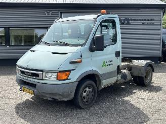 damaged commercial vehicles Iveco Daily 40C13 300 2001/9