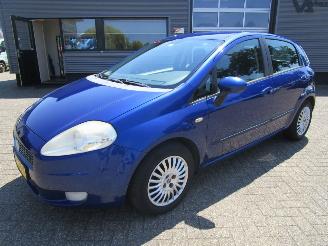 Vaurioauto  passenger cars Fiat Grande Punto 1.4-16V Dynamic 5drs 2007/2