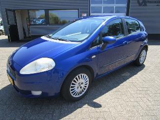 škoda osobní automobily Fiat Grande Punto 1.4-16V Dynamic 5drs 2007/2