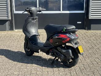 damaged scooters Piaggio  Zip 50 4T 2014/6