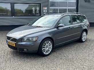 damaged passenger cars Volvo V-50 2.5 T5 Exclusive 2004/5