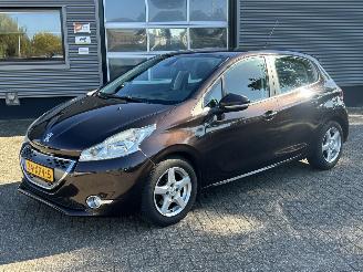Voiture accidenté Peugeot 208 1.4 e-HDi Active Automaat 1e eigenaar 2012/8