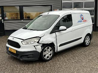 Unfall Kfz Van Ford Transit Courier 1.5 TDCI Ambiente Start&Stop 2015/3