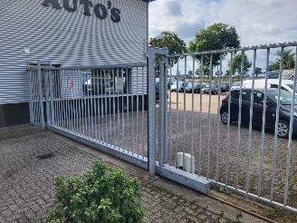 Overige  Elektrische schuifpoort + looppoort en 40m hekwerk picture 3