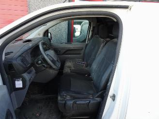 Peugeot Expert 231S 2.0 BlueHDI 120 Premium 3 zits airco picture 8