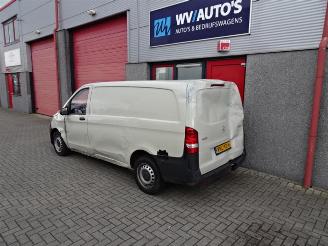 Mercedes Vito 111 CDI 118239 km !!!!!!!!! rijdbare schade picture 2