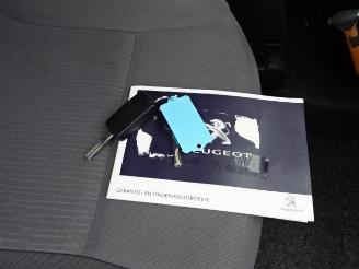 Peugeot Partner 120 1.6 BlueHDi 100 L1 Première S&S xxl airco picture 13