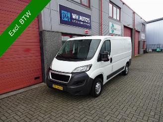 Tweedehands bestelwagen Peugeot Boxer 330 2.2 HDI L2H1 XT 3 zits airco 2016/6