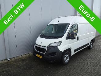 occasion commercial vehicles Peugeot Boxer 335 2.2 BlueHDi 140 L2H2 Premium LET OP 1 E VERSNELING STUK WEL GEWOON RIJDBAAR !!!!!! 2020/8