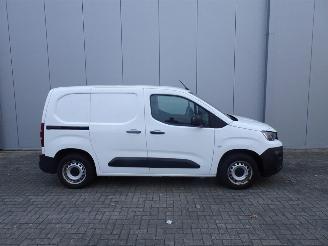 Peugeot Partner 1.5 BlueHDI Premium navi camera airco met opberglades / inrichting picture 9