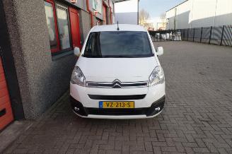 Citroën Berlingo 1.6 BlueHDI 120 Club S&S 3 zits navi clima picture 18