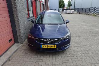 Opel Astra Sports Tourer lkw picture 18