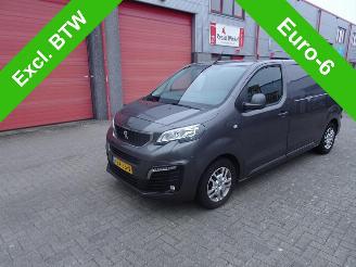 krockskadad bil bedrijf Peugeot Expert 1.5 BlueHDI 120 Standard Premium 3 ZITS LET OP MOTOR SLAAT NIET AAN !! 2019/9