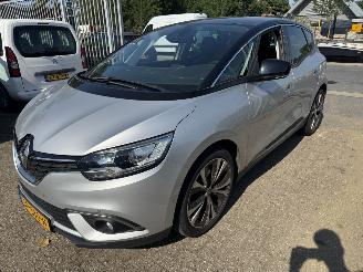 Vaurioauto  passenger cars Renault Scenic  2018/5