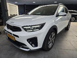 Unfallwagen Kia Stonic 1.0 T-GDi Mhev GT-L Motor loopt onregelmatig 2023/10