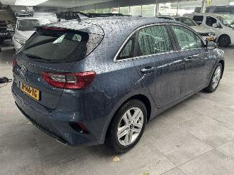 Kia Ceed  picture 3