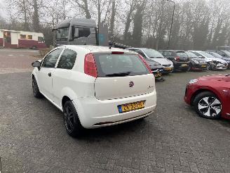 krockskadad bil auto Fiat Punto 1.2 Pop  AIRCO Hatchback 3-dr. 2012/9