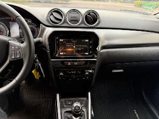 Suzuki Vitara 1.4 Boosterjet Select Smart Hybrid picture 28