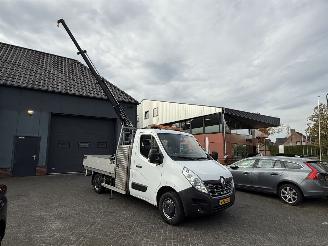 krockskadad bil bedrijf Renault Master T35 2.3 dCi L2 Energy KRAAN Pick-up 2-dr. Laadkraan 2018/11