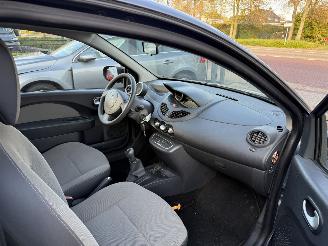 Renault Twingo 1.2-16V Collection  Hatchback 3-dr. picture 16