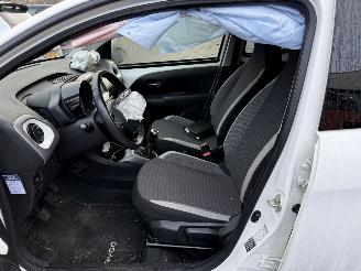 Toyota Aygo 1.0 VVT-i x-cite Hatchback 5-dr. picture 16